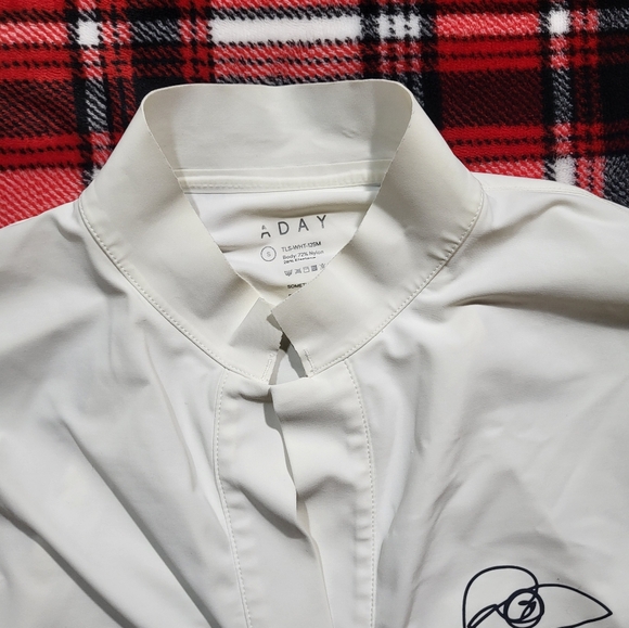 Aday Something Borrowed White Shirt With Face Design Size Small - Picture 6 of 14